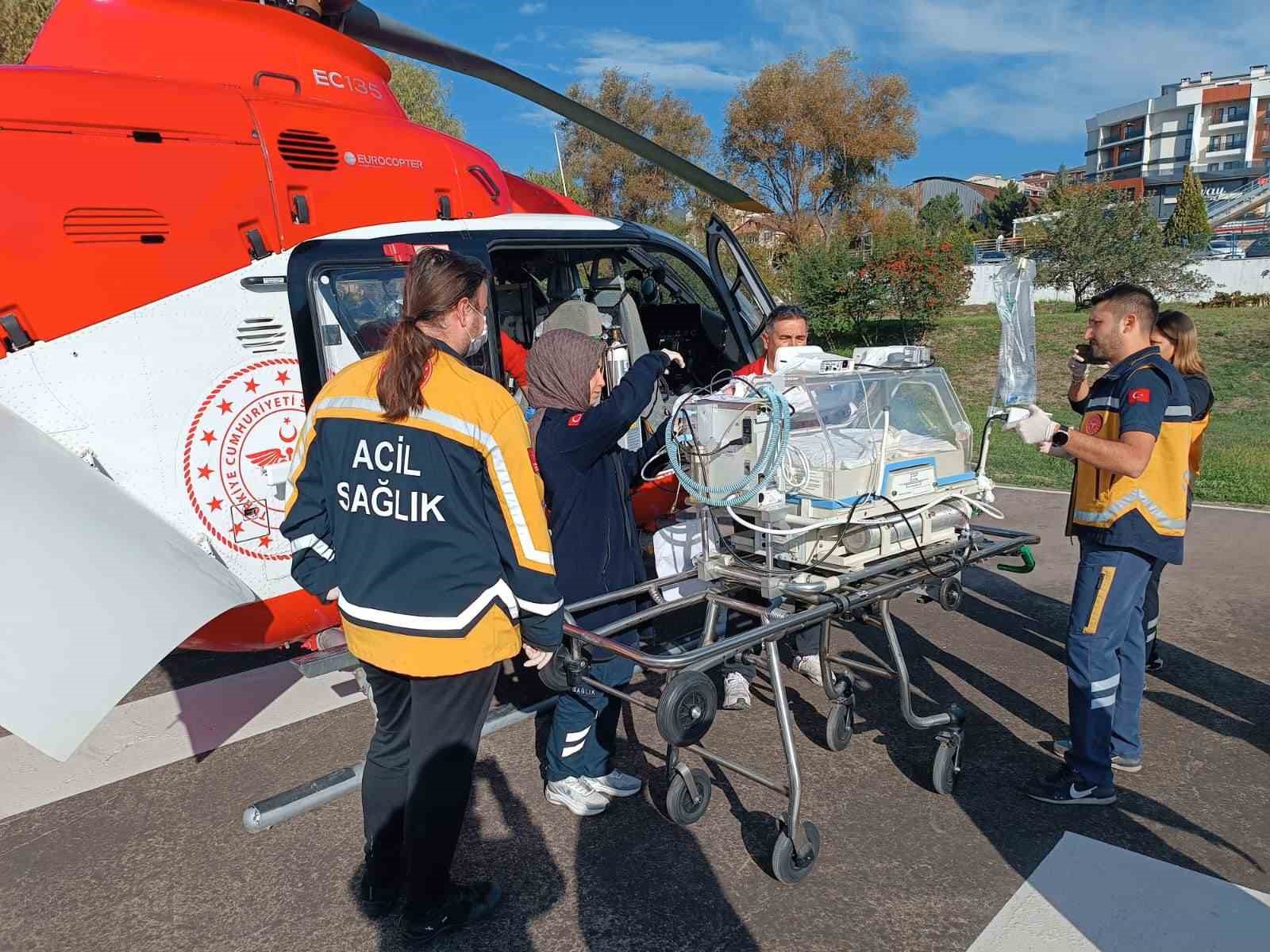 Kerem bebek, hava yolu ile Karab&uuml;k&rsquo;e sevk edilerek tedavi altına alındı

