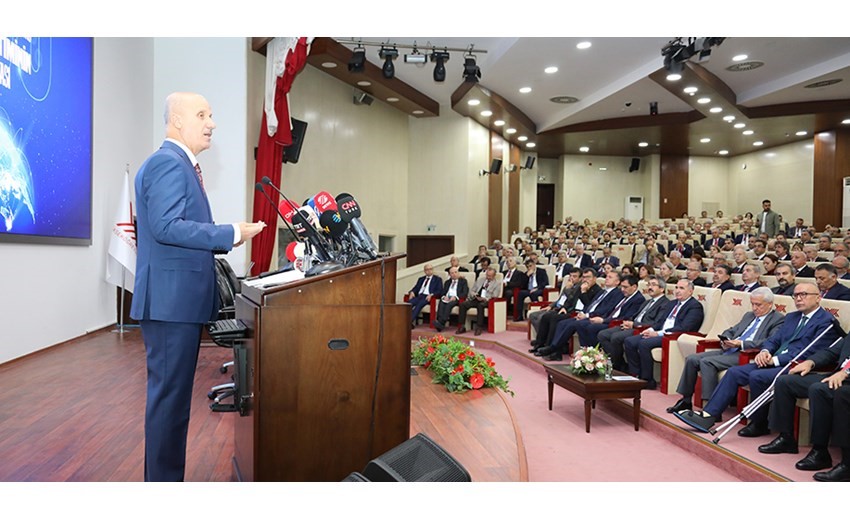 ET&Uuml; Rekt&ouml;r&uuml; Prof. Dr. B&uuml;lent &Ccedil;akmak, Y&Ouml;K&rsquo;&uuml;n "2030 T&uuml;rk y&uuml;ksek&ouml;ğretim yol haritası" toplantısına katıldı
