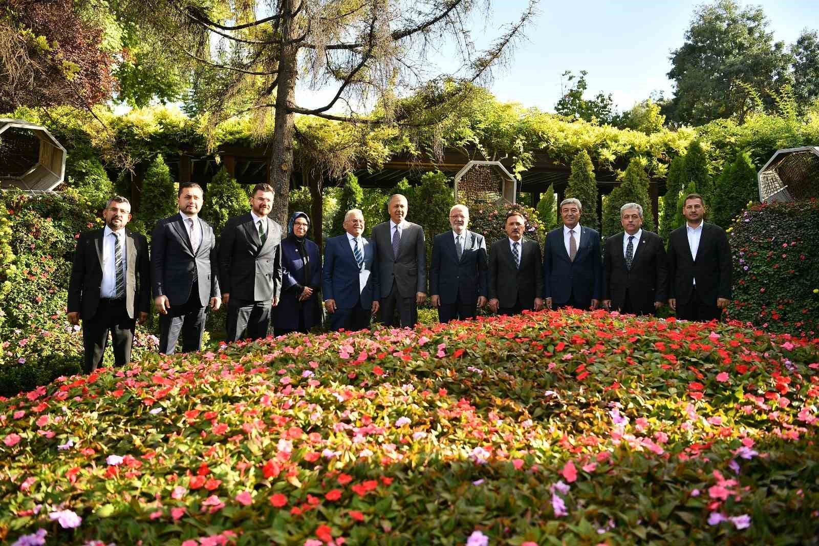 Bakan Yerlikaya&rsquo;dan Başkan B&uuml;y&uuml;kkılı&ccedil;&rsquo;a &lsquo;&ouml;rnek belediyecilik&rsquo; &ouml;vg&uuml;s&uuml;
