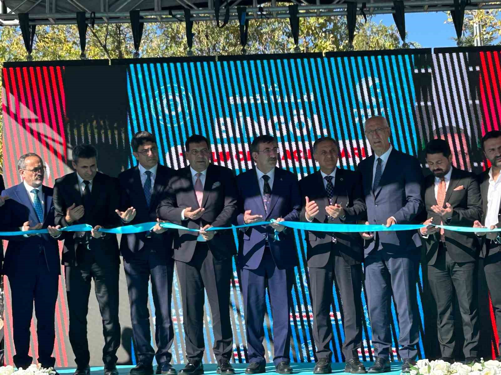 Cumhurbaşkanı Yardımcısı Yılmaz, a&ccedil;ılış ve temel atma t&ouml;renine katıldı
