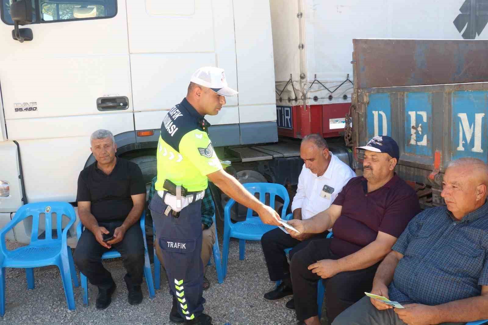 Kilis’te çiftçilere ‘’Güvenli Traktör Kullanımı’’ eğitimi verildi