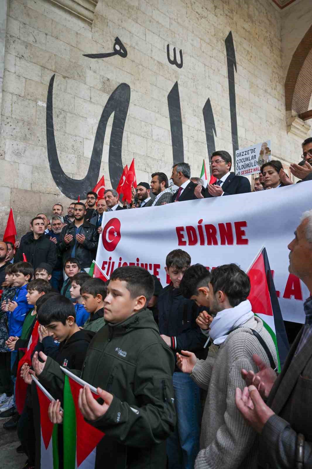 Adalet Bakanı Tun&ccedil;: "65 binden fazla Filistinli şehit edildi"
