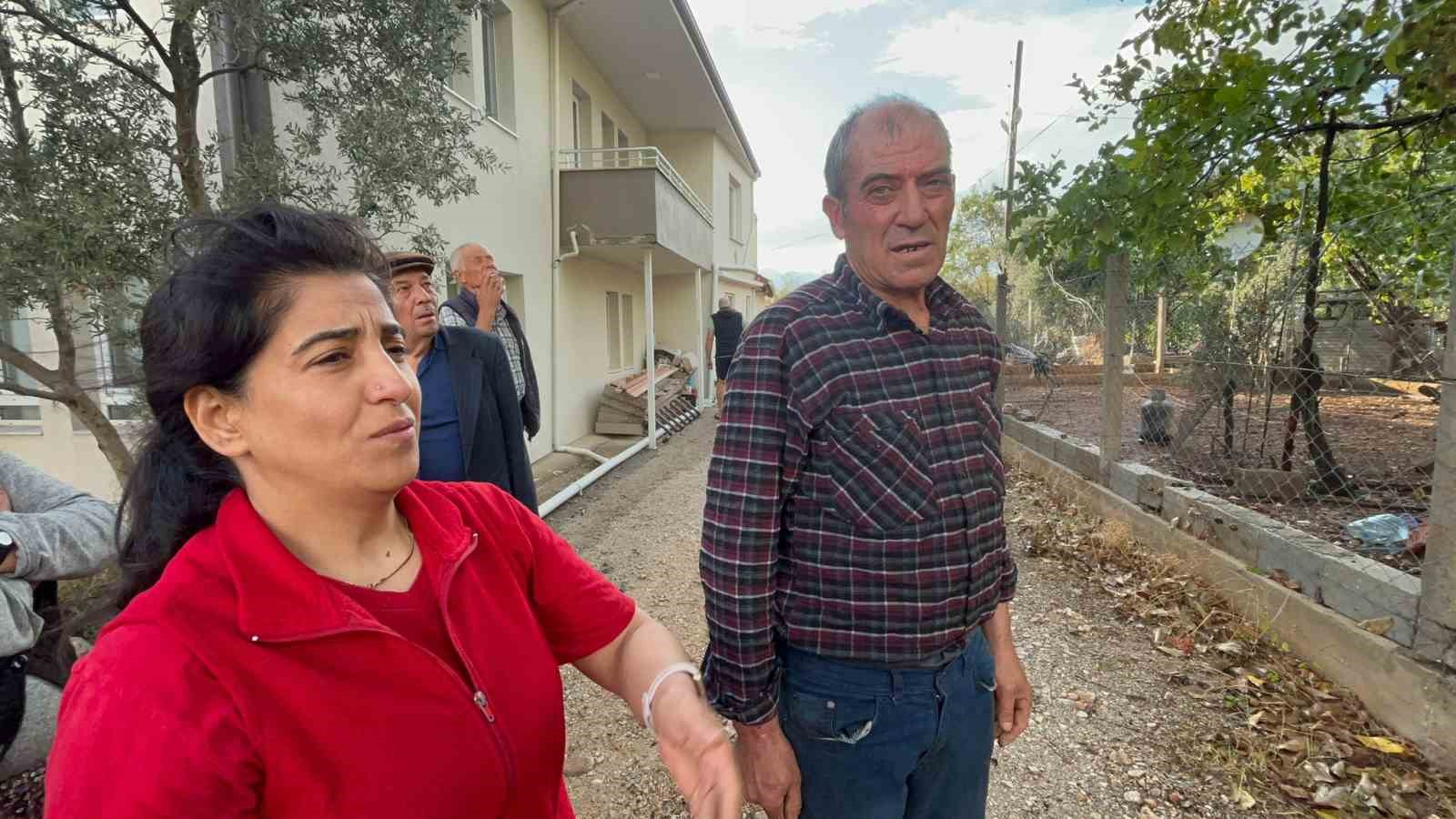 Menteşe’de evin damında çıkan yangın korkuttu