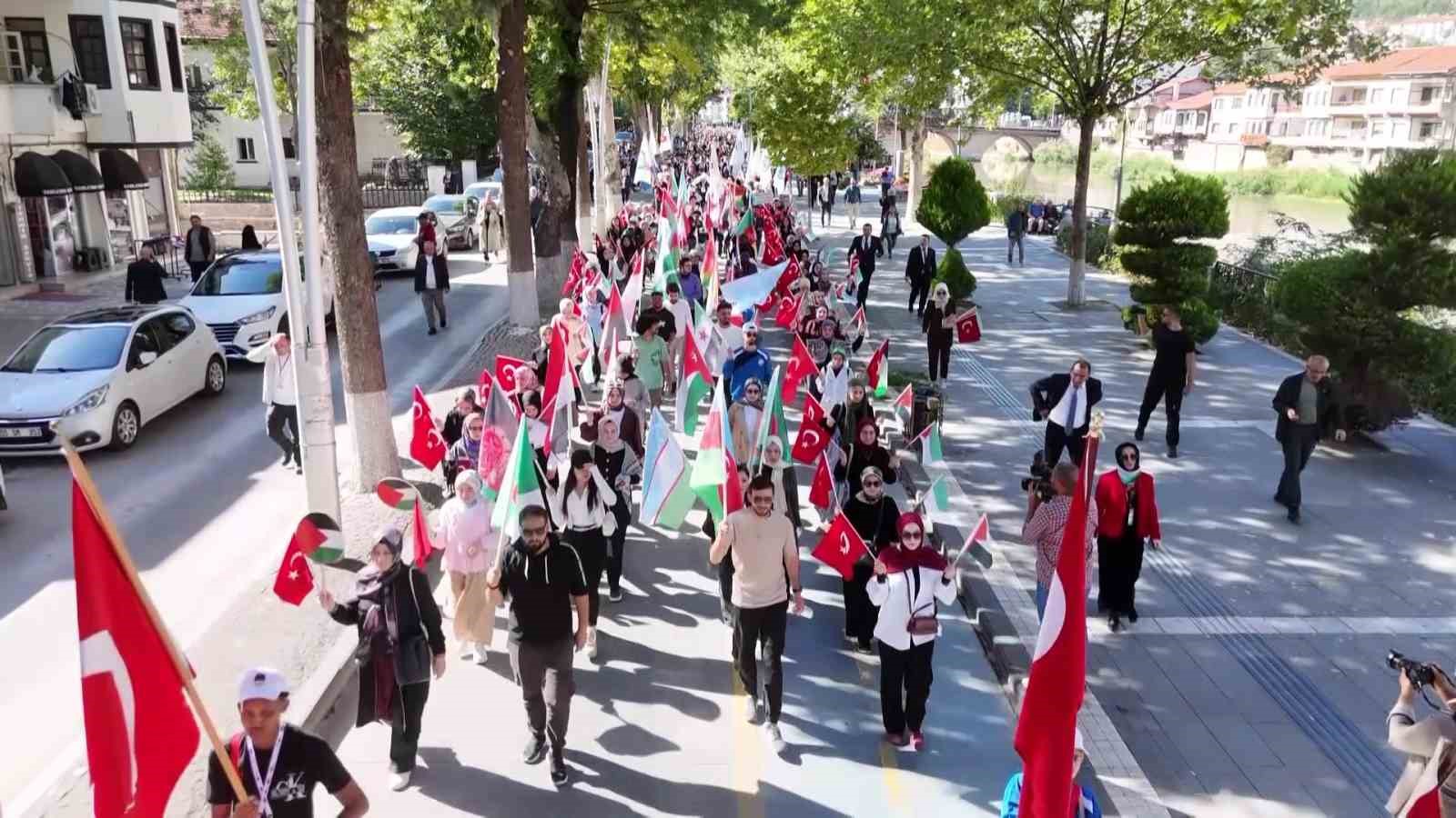 Amasya’da üniversite öğrencilerinden Filistin’e destek yürüyüşü