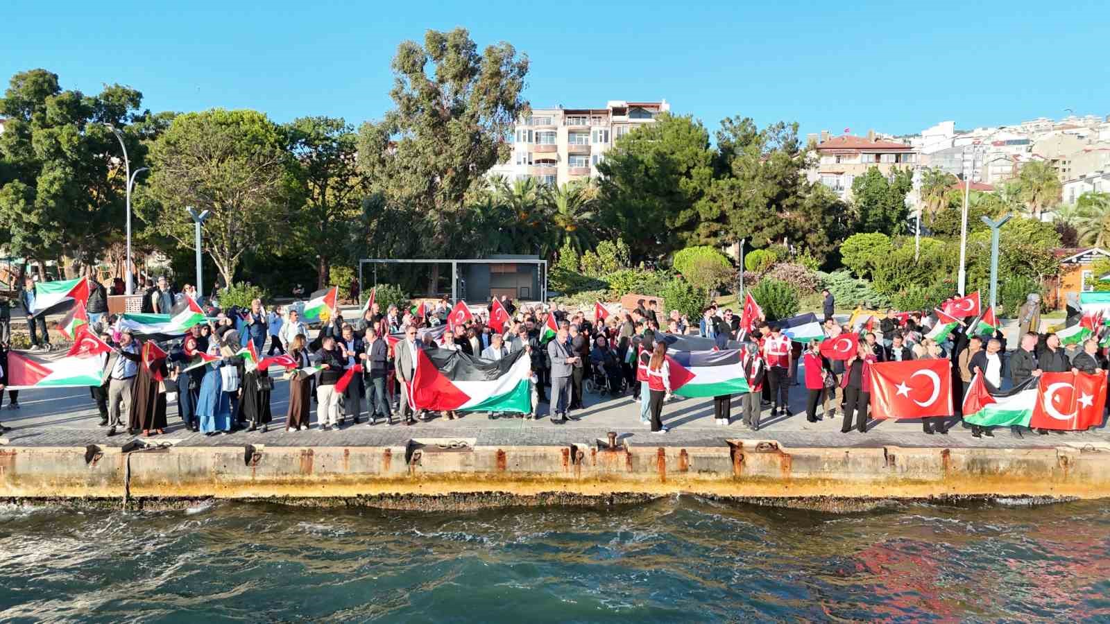 Sinop’ta balıkçılardan Filistin’e destek korteji