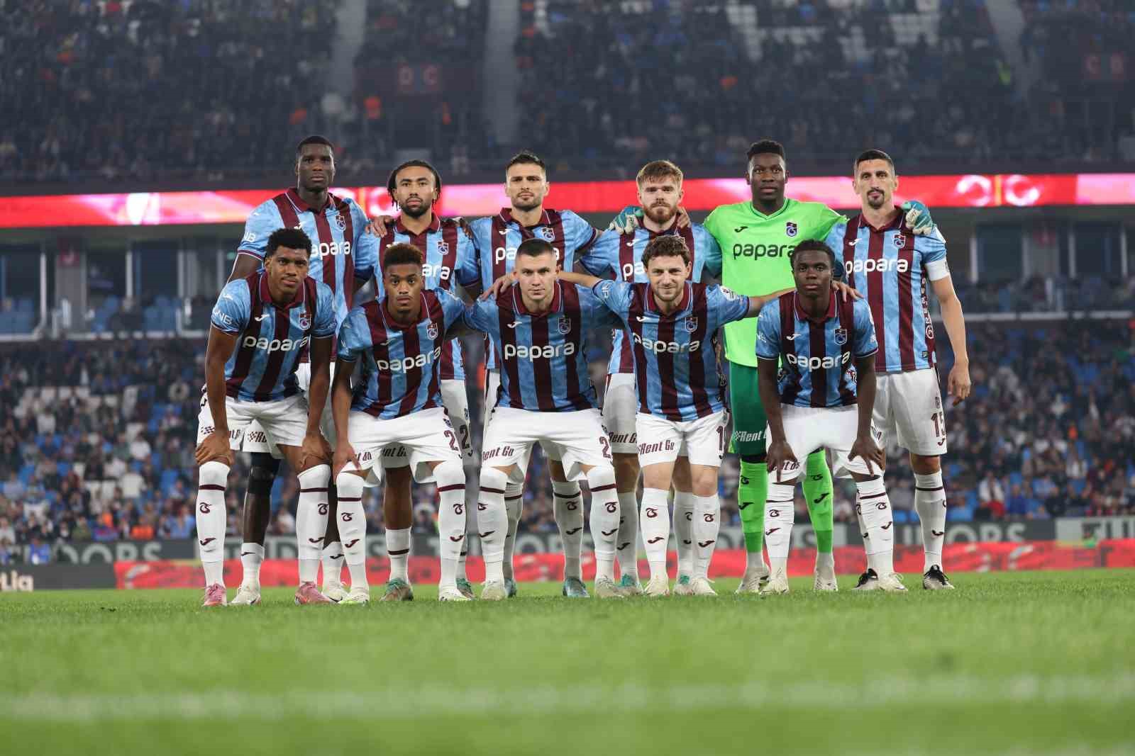 Trendyol Süper Lig: Trabzonspor: 1 - Kayserispor: 0 (İlk yarı)
