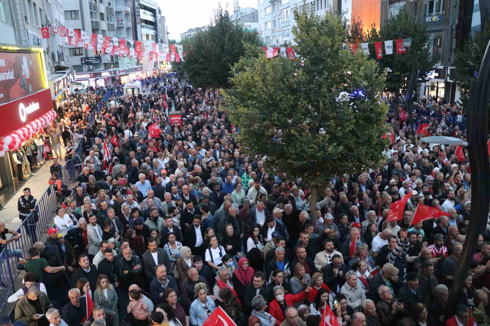 CHP Genel Başkanı Özel: "Muhalefete muhalefet devrini çok gerilerde bıraktık"