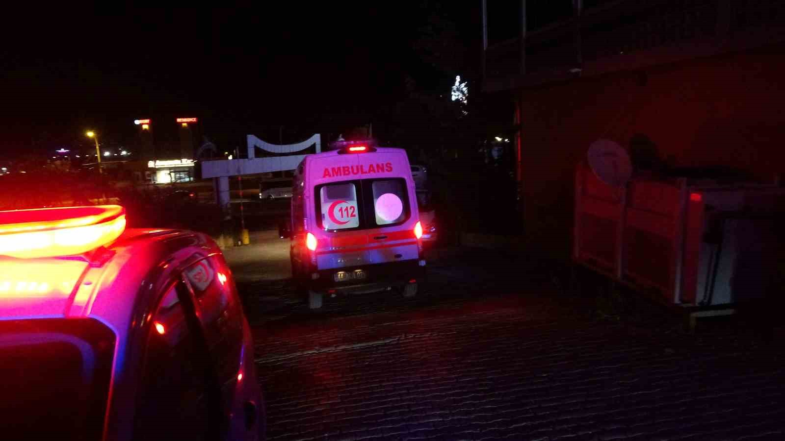 Malatya&rsquo;da d&uuml;ğ&uuml;n salonunda silahlı kavga: 4 yaralı
