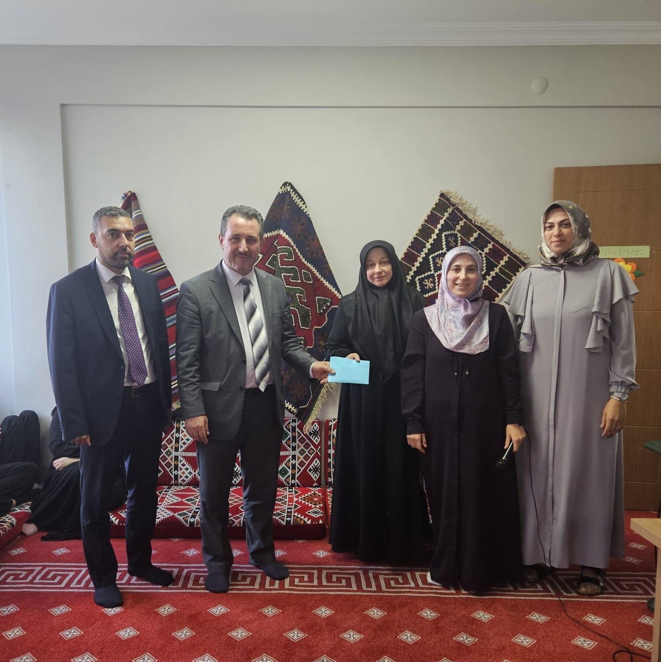 Kendileri k&uuml;&ccedil;&uuml;k y&uuml;rekleri kocaman
