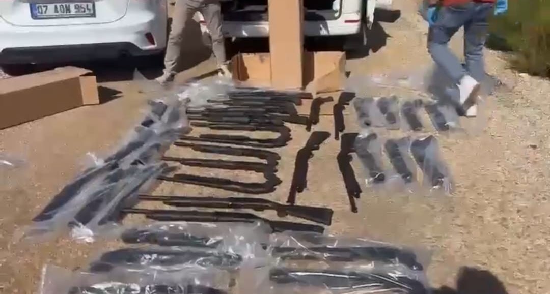Antalya’da jandarmadan silah kaçakçılarına operasyon: 4 tutuklama
