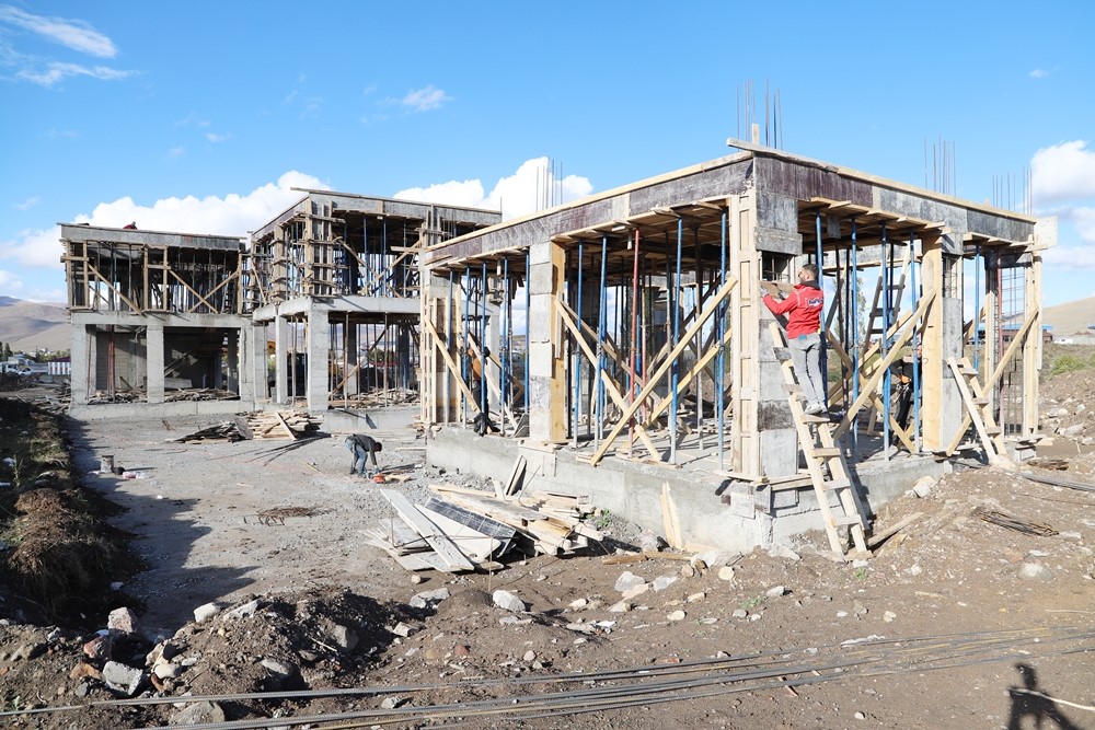 Ardahan Belediyesi Galericiler sitesi inşaatı tüm hızıyla sürüyor