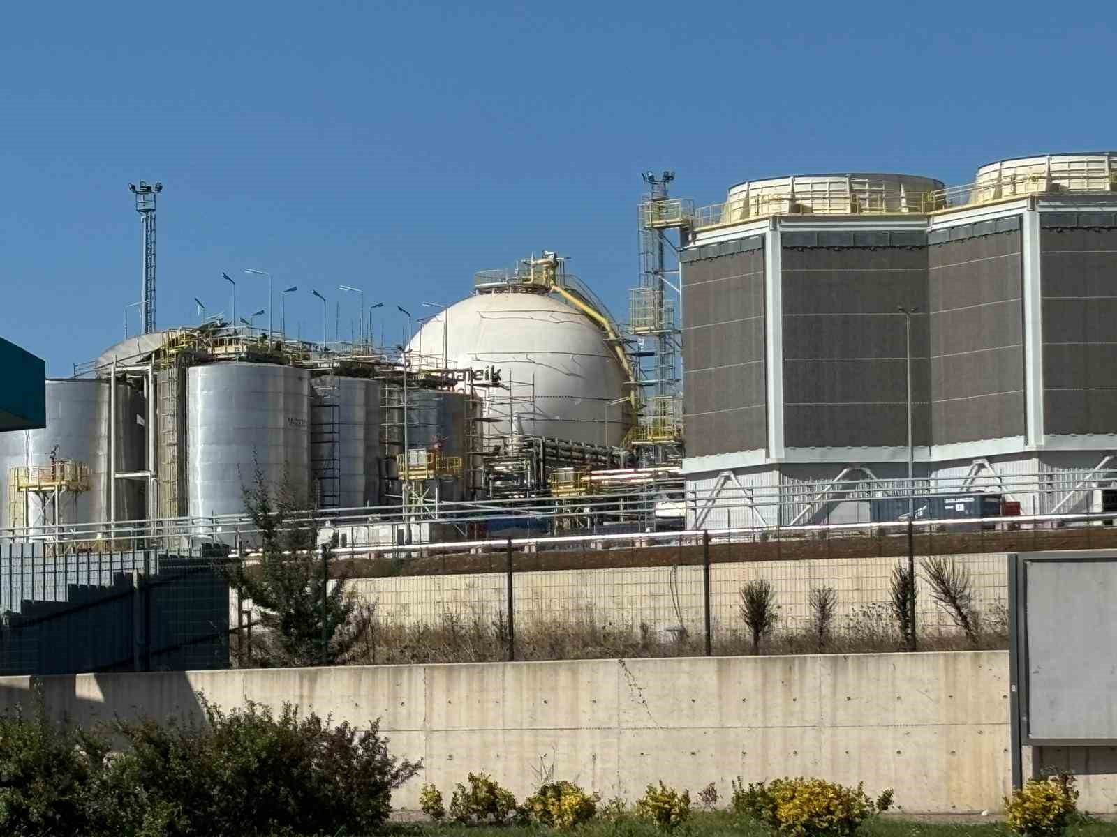 Kocaeli’de fabrikada patlama: İlk belirlemelere göre 2 işçi hayatını kaybetti