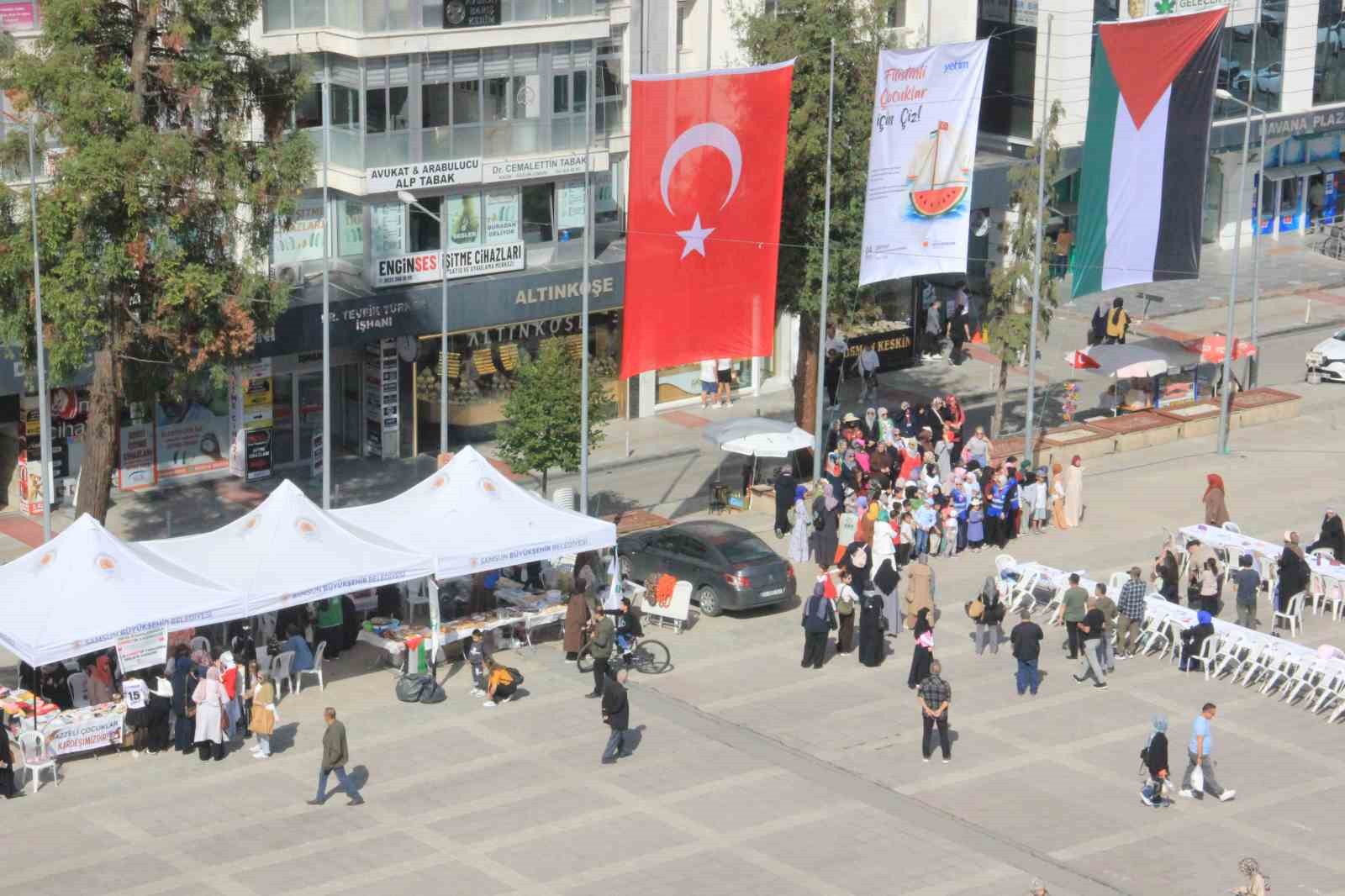 &rsquo;Filistinli Çocuklar İçin Çiz&rsquo; etkinliği