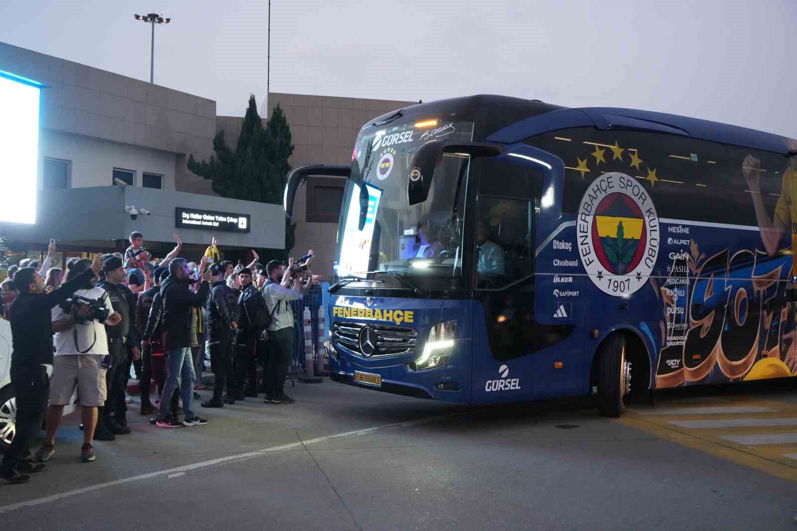 Fenerbahçe’ye Samsun’da coşkulu karşılama
