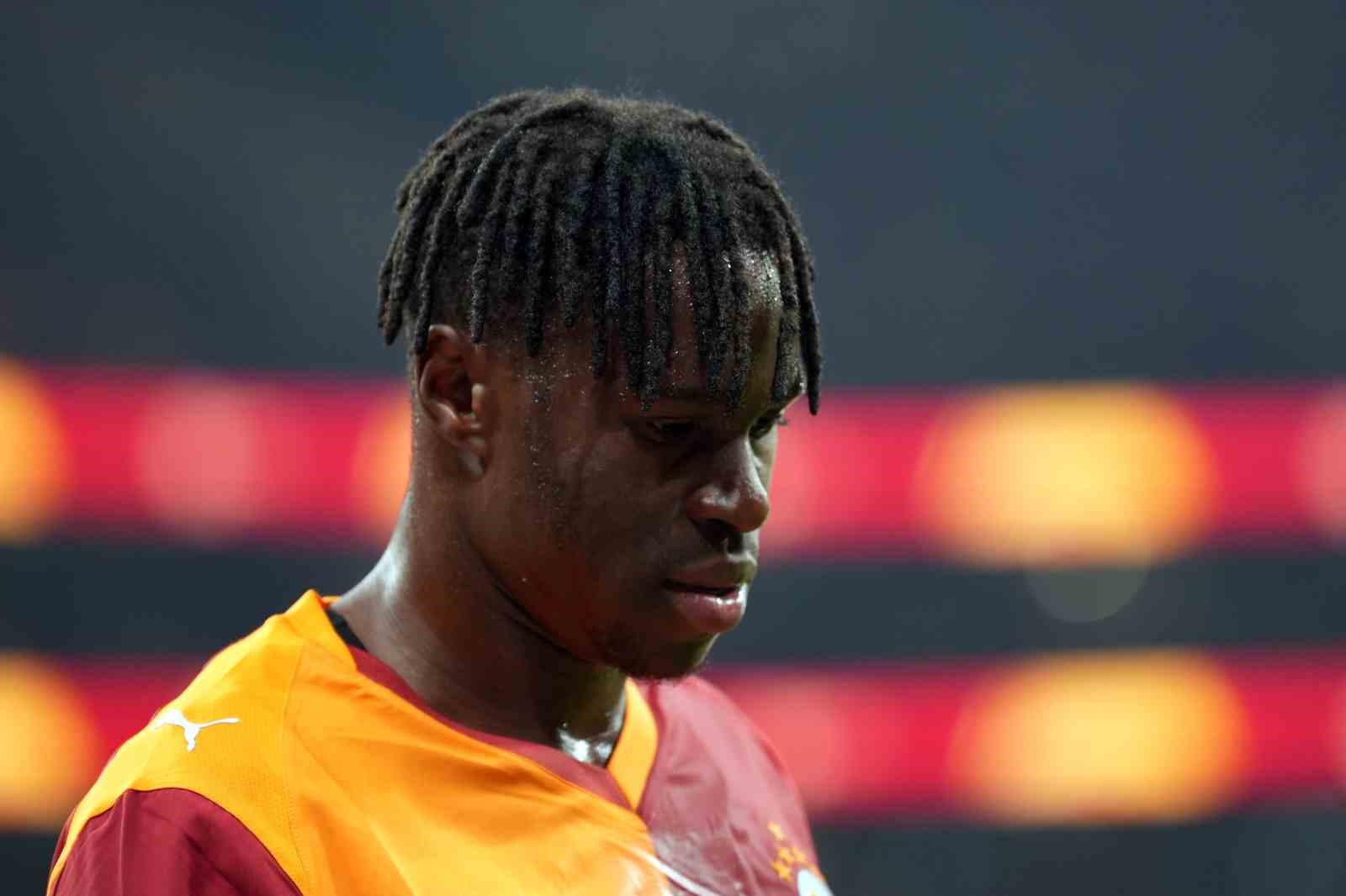 Galatasaray’da Wilfried Singo sakatlandı
