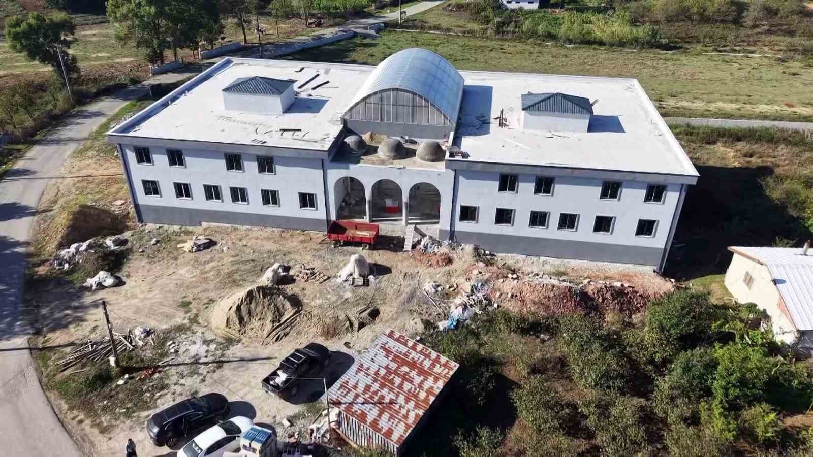 Yufkadan fındığa, gönülden tuğlaya: Kaynarca halkı Kur’an Kursu için el ele