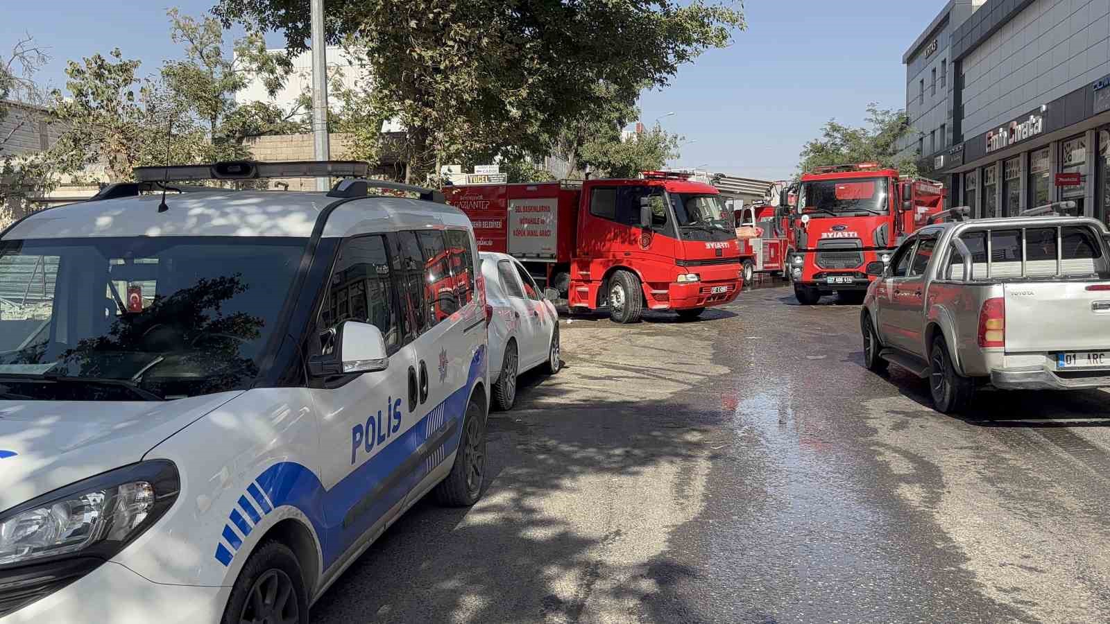 Gaziantep&rsquo;te iş yerinde &ccedil;ıkan yangını itfaiye s&ouml;nd&uuml;rd&uuml;
