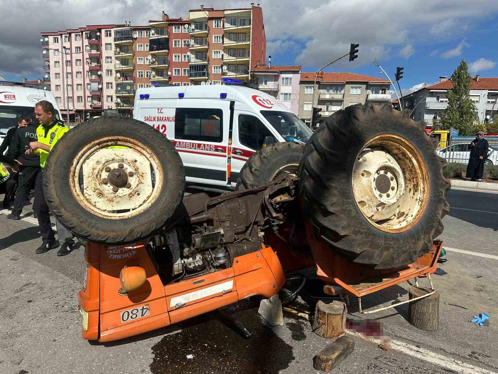 3 aracın karıştığı kazada bir s&uuml;r&uuml;c&uuml; ağır yaralandı
