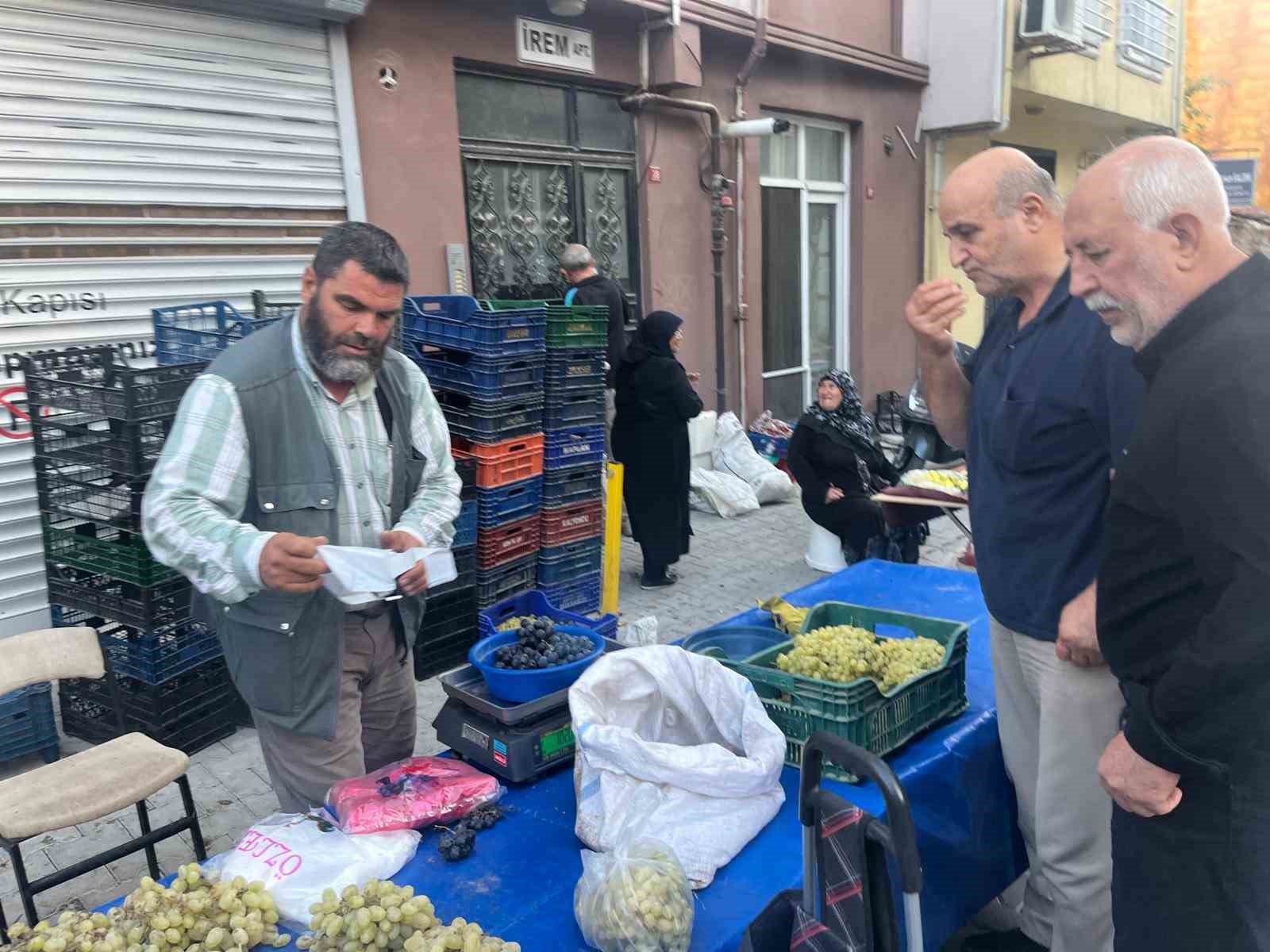 Alaşehir’in üzümleri Tavşanlı semt pazarında