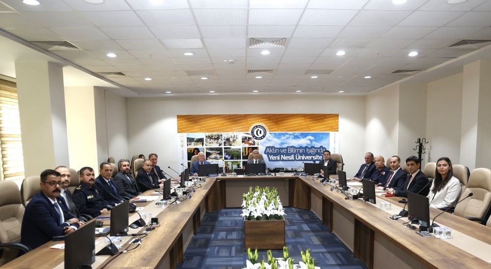 Uşak &Uuml;niversitesi ev sahipliğinde G&uuml;venlik Tedbirleri Toplantısı yapıldı
