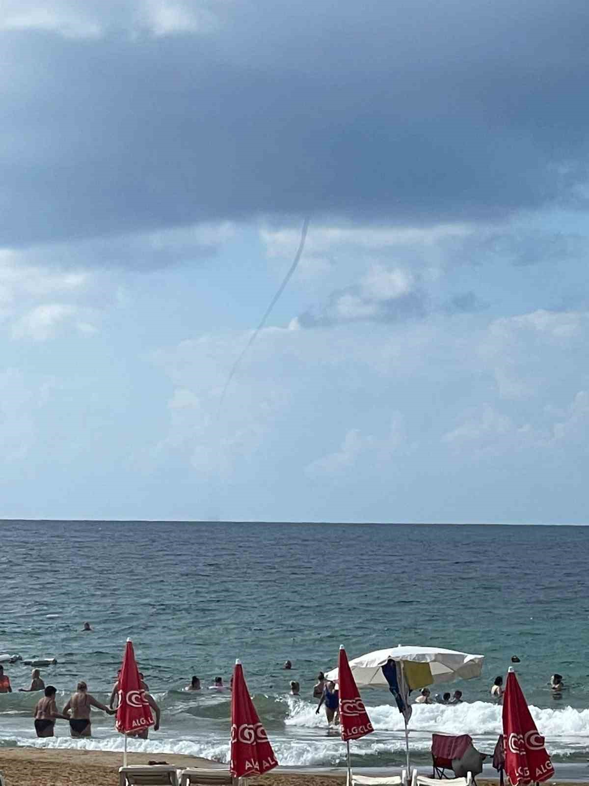 Alanya a&ccedil;ıklarında hortum
