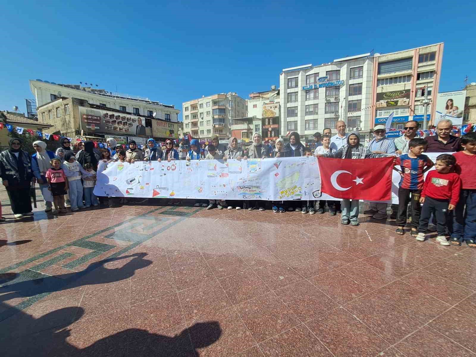 Filistinli çocuklar için resim çizdiler