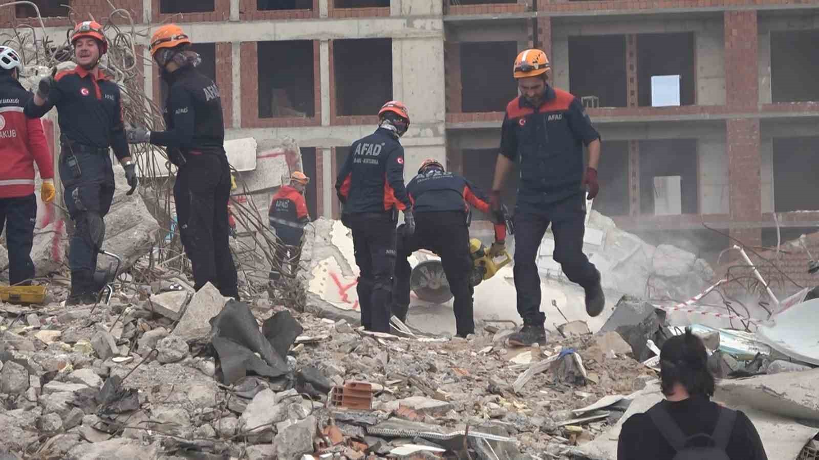 Yalova’da gerçeğini aratmayan deprem tatbikatı