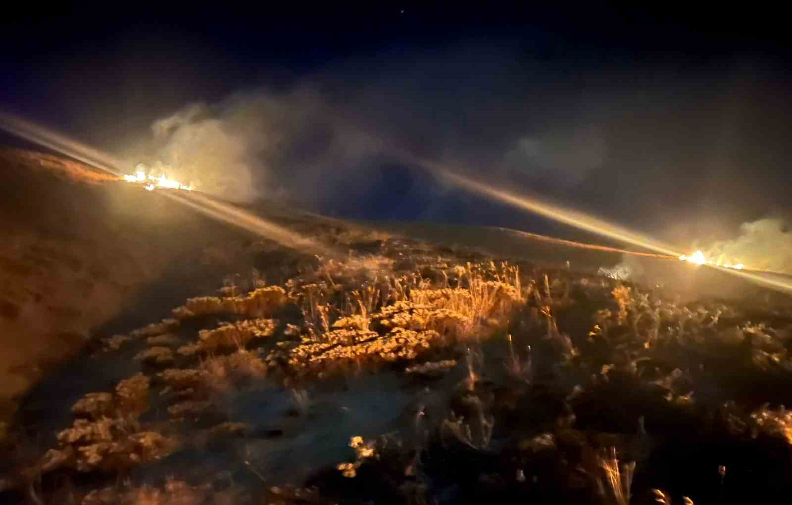 Erzincan&rsquo;da &ouml;rt&uuml; yangını s&ouml;nd&uuml;r&uuml;ld&uuml;
