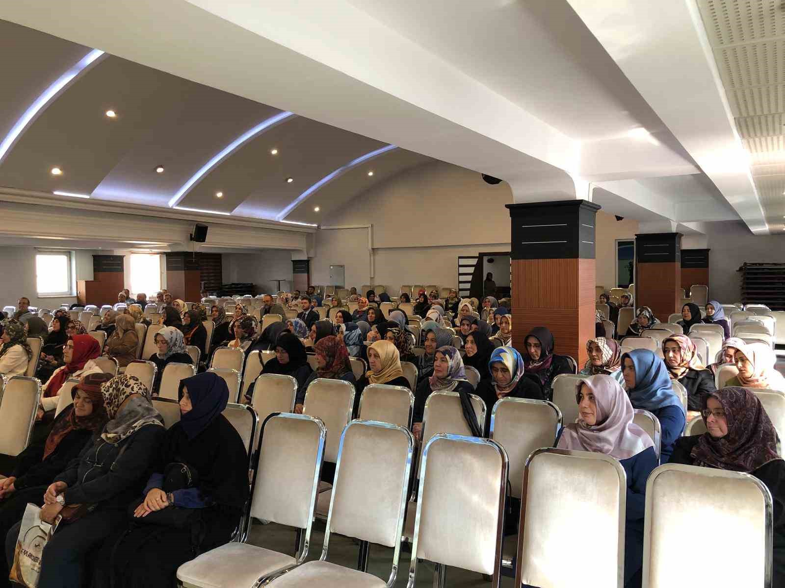 İş sağlığı ve güvenliği eğitimi verildi
