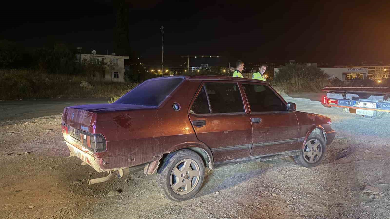 Antalya’da alkollü sürücü bariyerlere çarpıp kaçtı, 58 bin TL ceza yedi