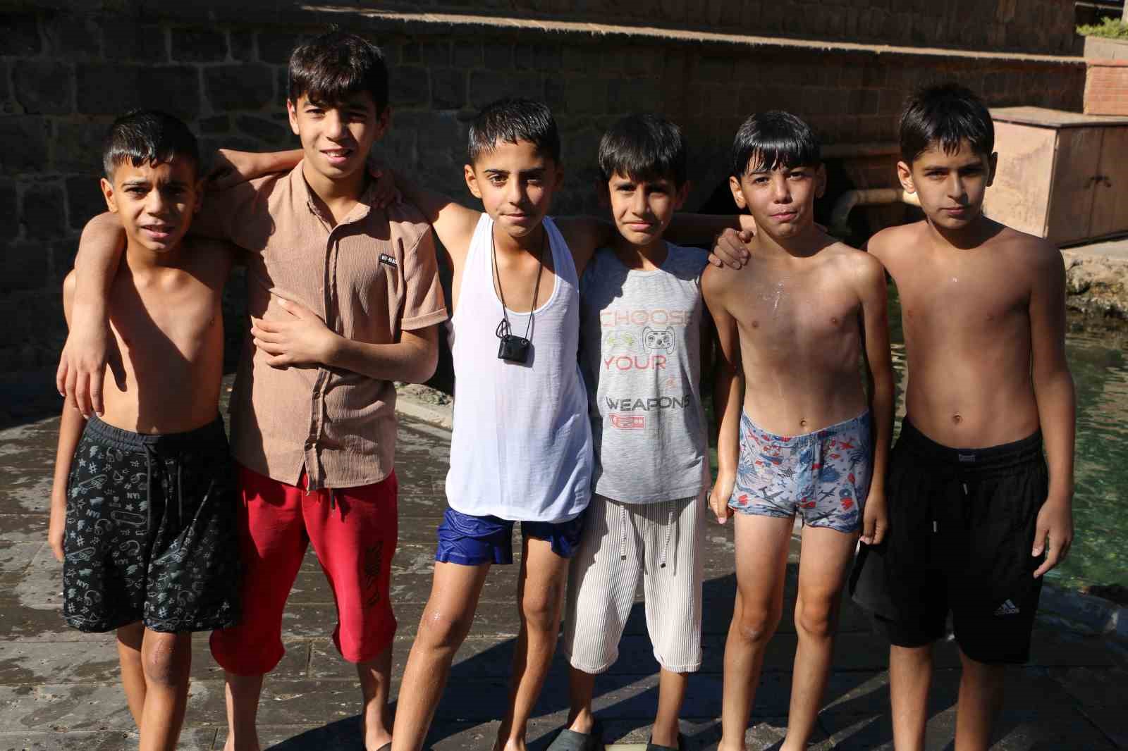 Çocuklar ’ekim’ dinlemedi, Anzele’nin yolunu tuttu