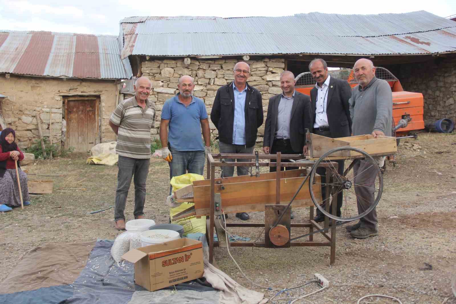 Ata tohumu fasulyeler geleneksel yöntemlerle üretiliyor
