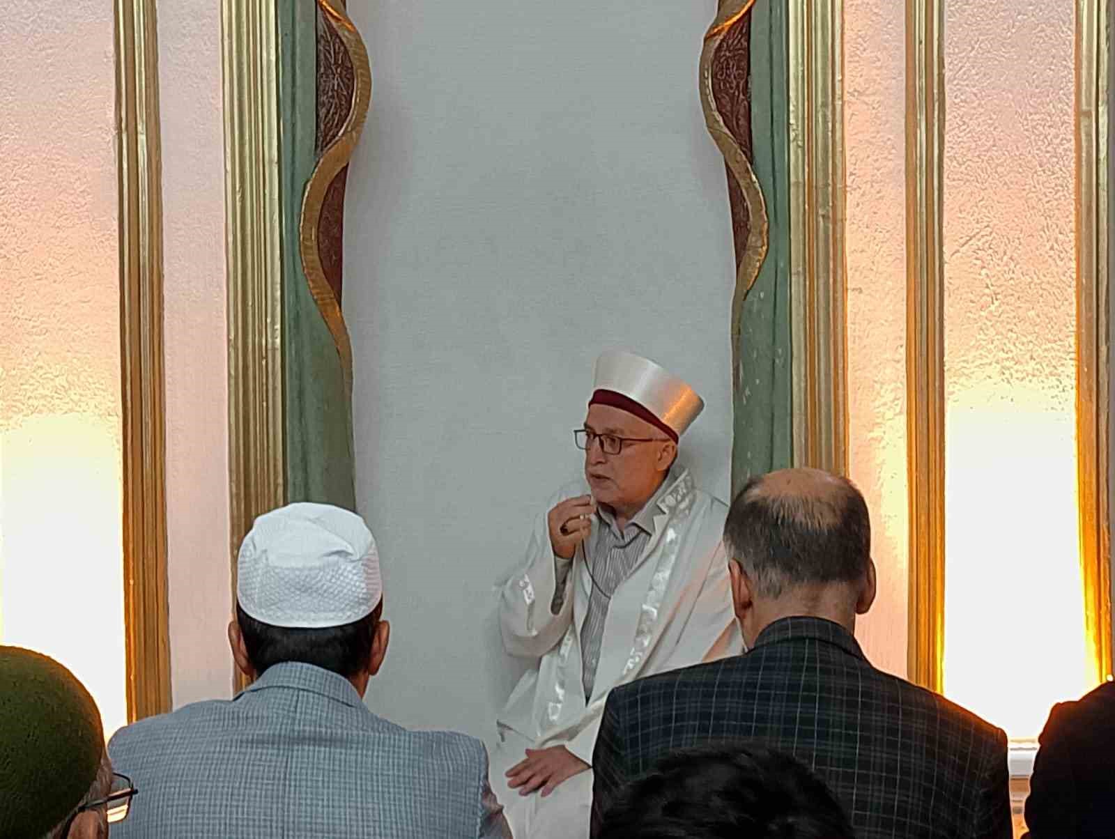 Menteşe’de vatandaşlar Kurşunlu Camii’nde sabah namazında buluştu