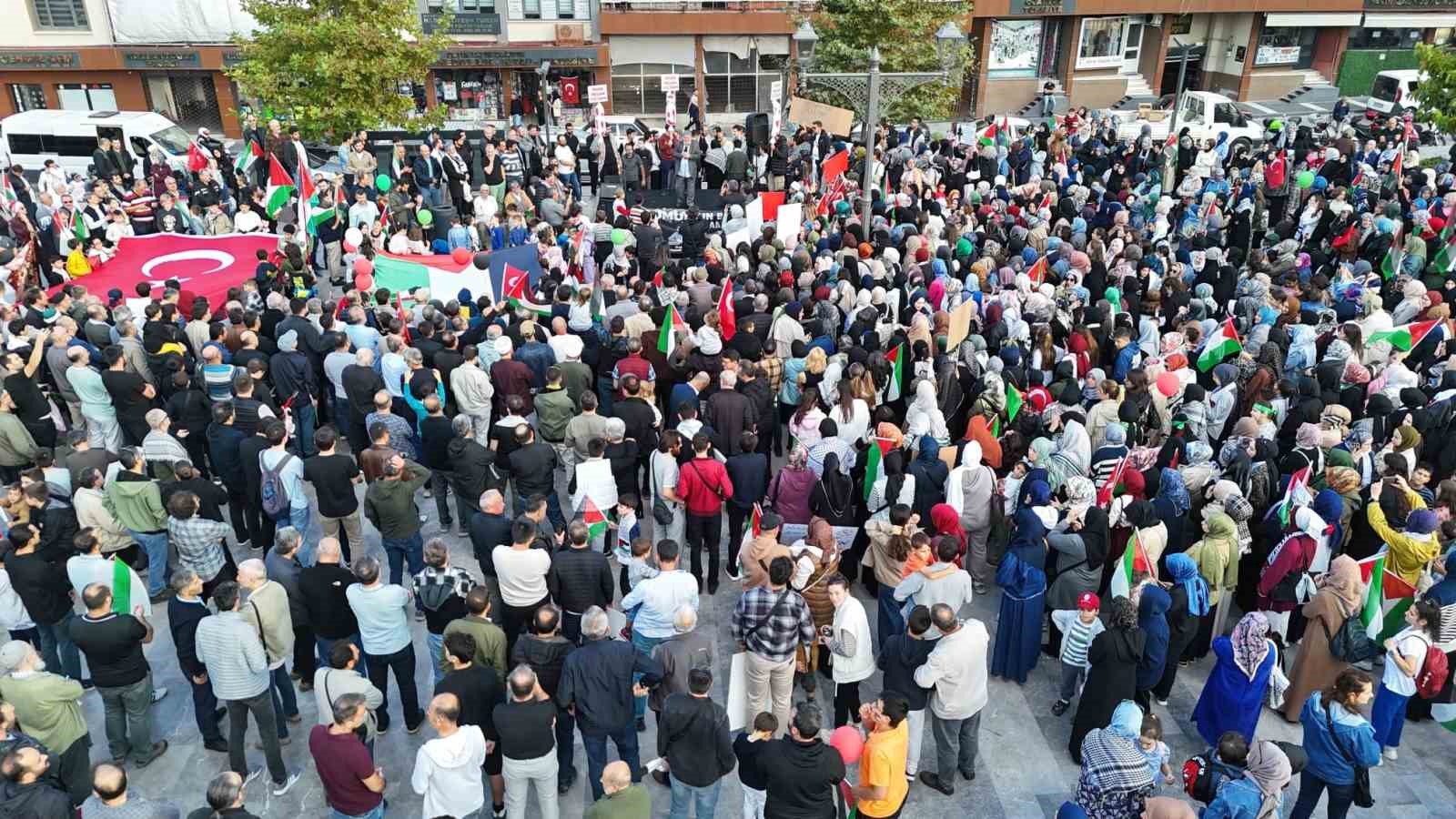 Balıkesir’de yüzlerce kişi Filistin’e destek için yürüdü