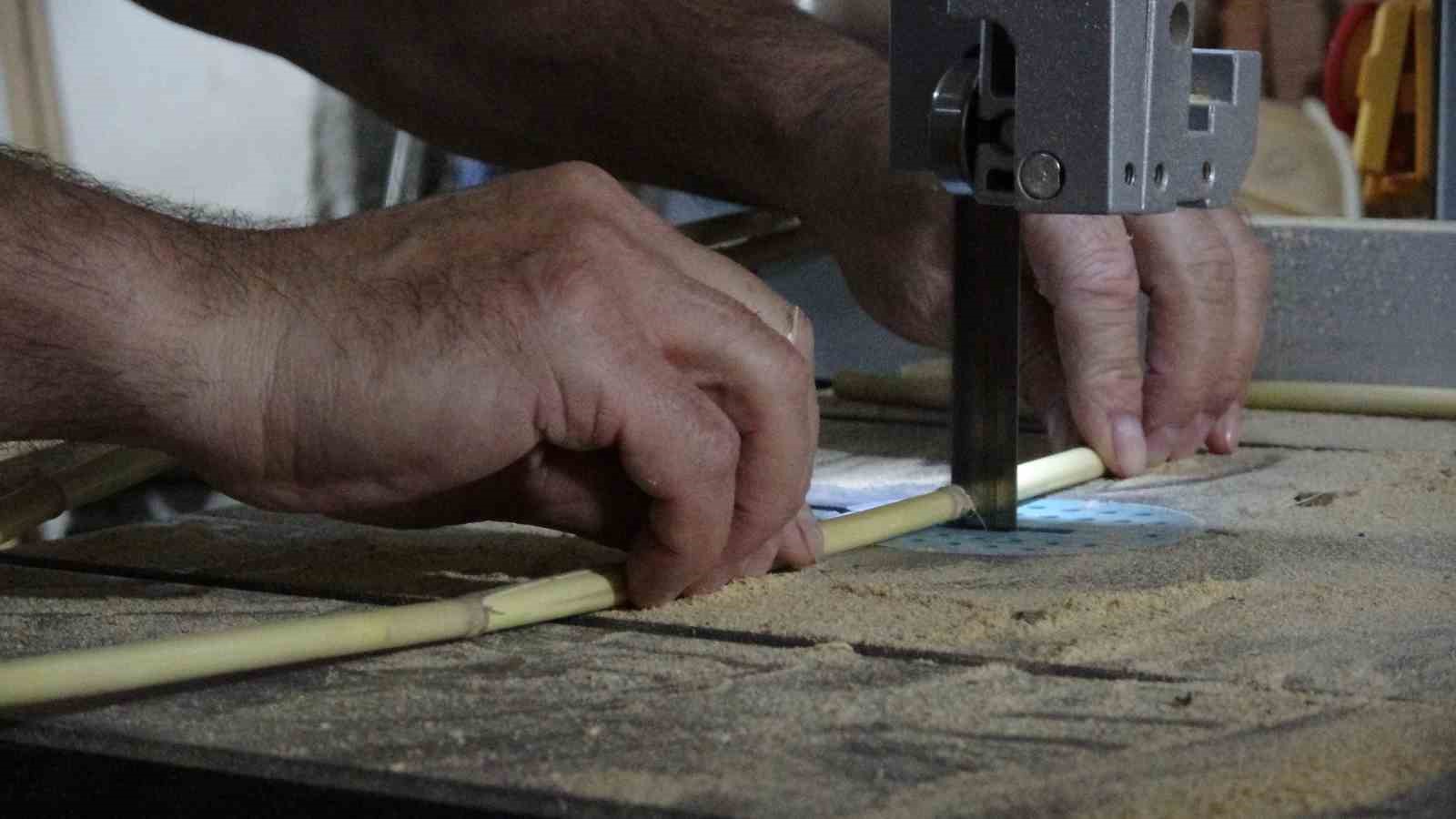 Hayatını kaybeden sanat&ccedil;ıların sazları "Yaşayan İnsan Hazinesi" &ouml;d&uuml;ll&uuml; Bedel&rsquo;e emanet
