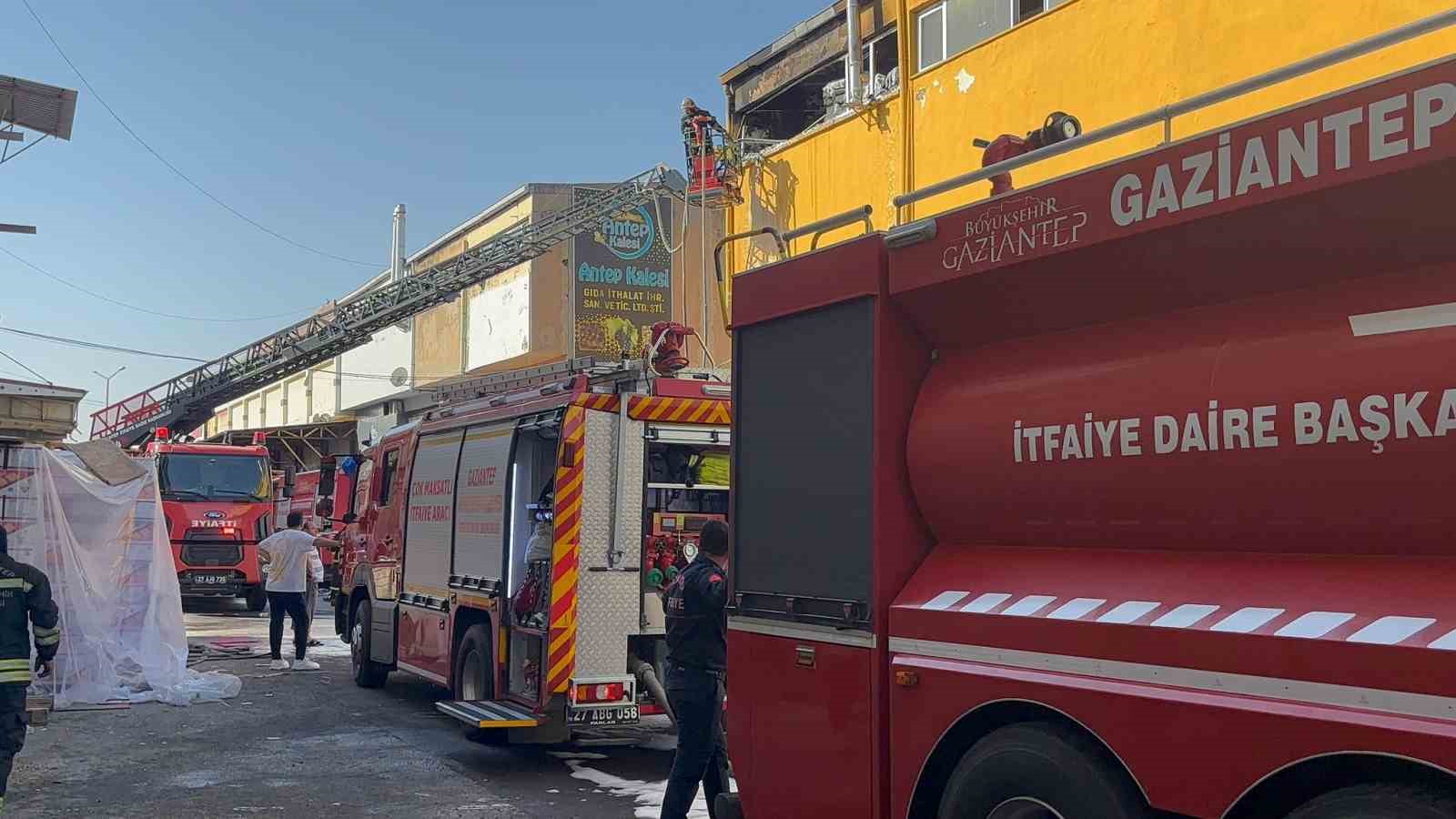 Gaziantep’te gıda işletmesindeki yangın söndürüldü