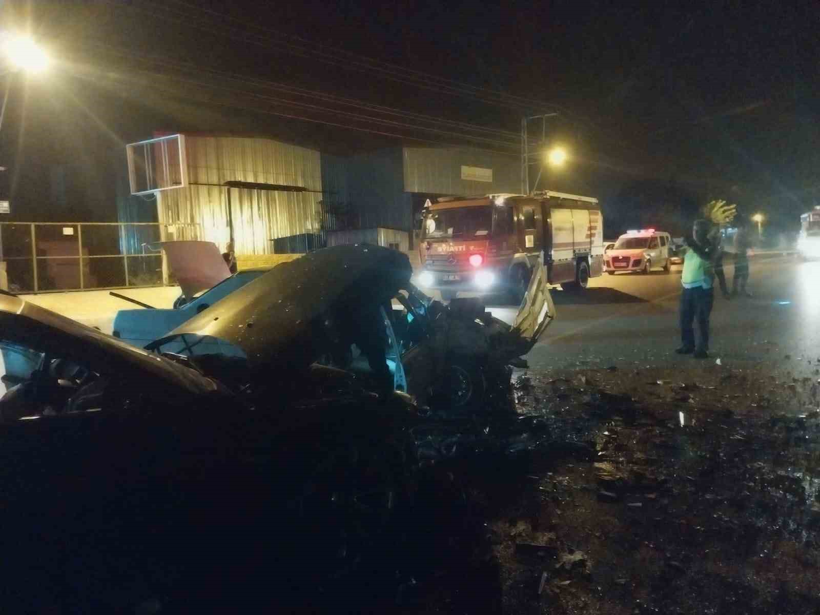 Hatay&rsquo;da otomobiller &ccedil;arpıştı: 1&rsquo;i bebek 6 yaralı
