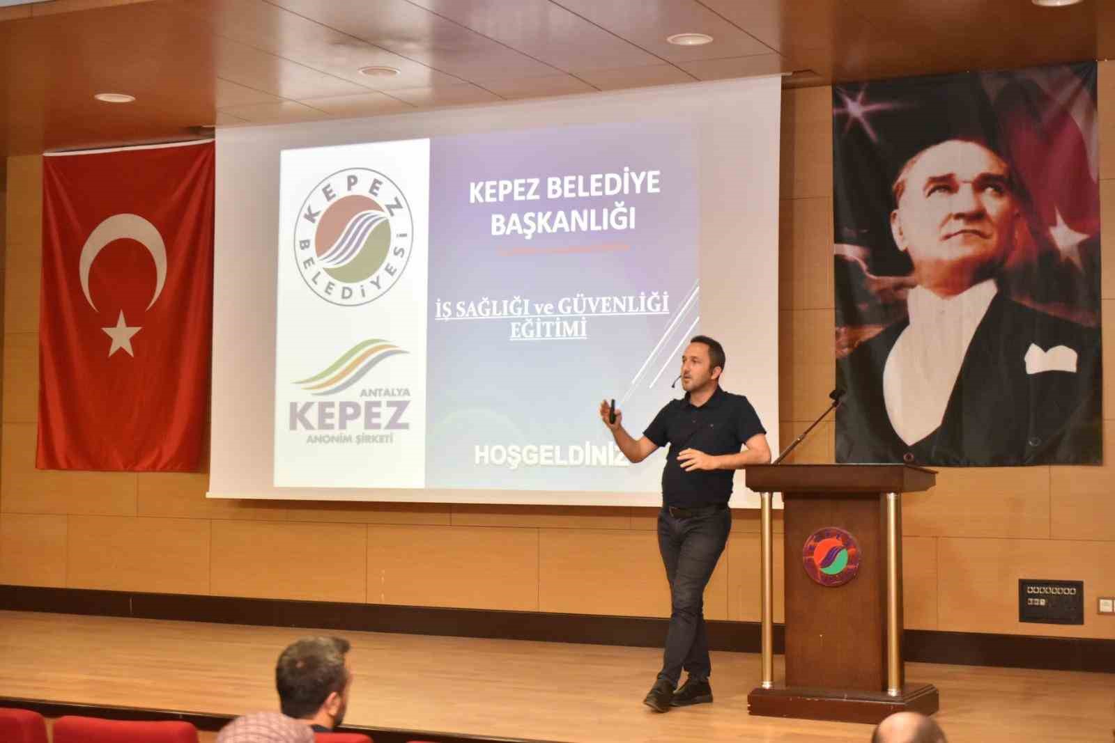 Kepez Belediyesi&rsquo;nden &ccedil;alışanlara iş g&uuml;venliği eğitimi
