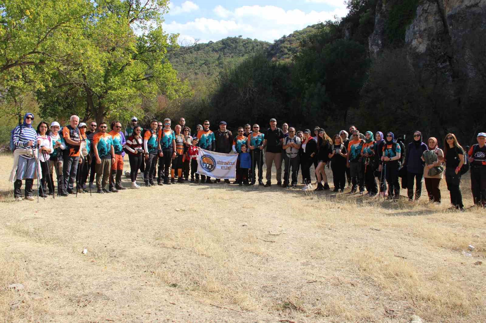 Çorum’un gizemli kaya mezarı büyük ilgi görüyor