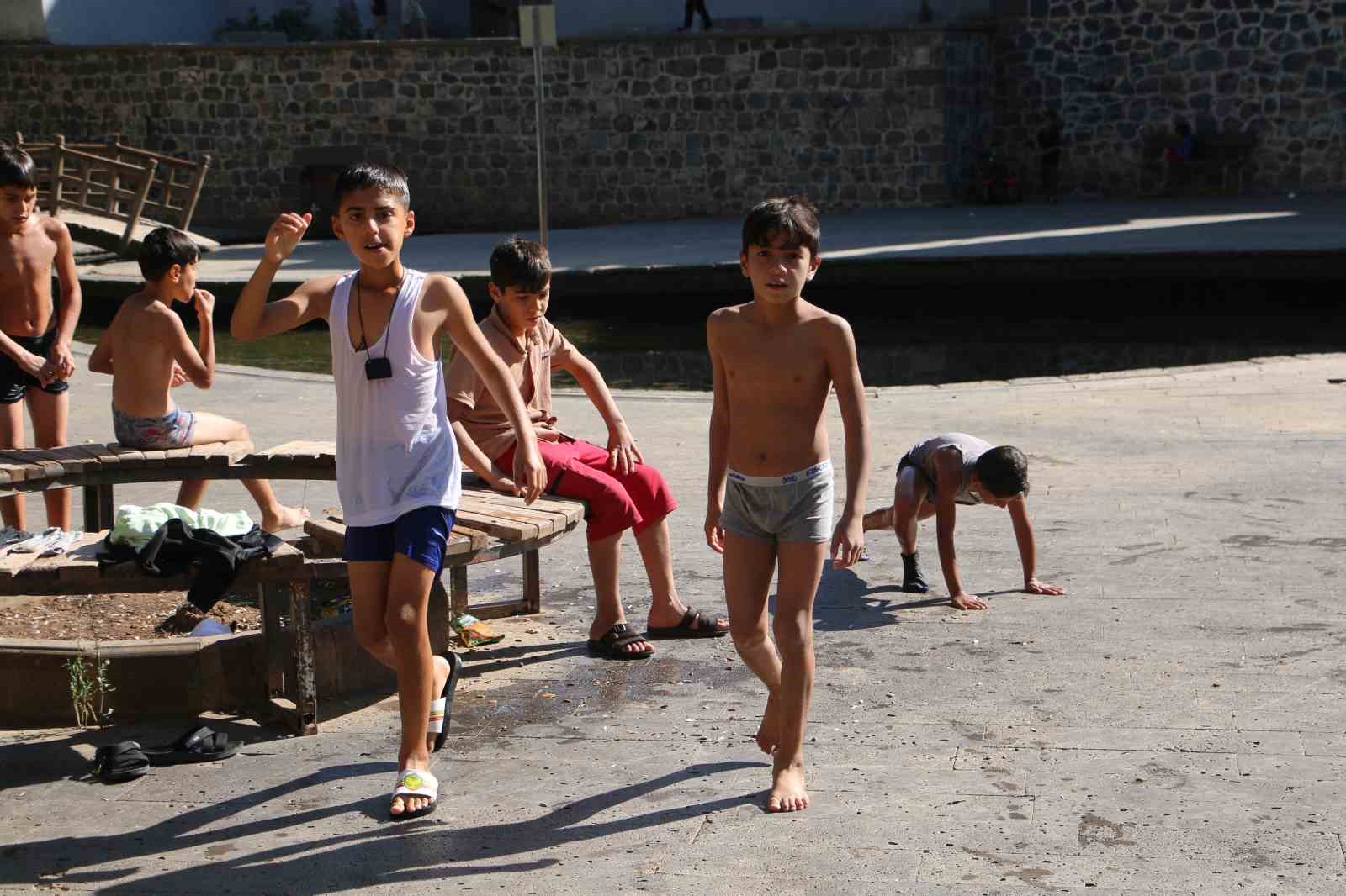 Çocuklar ’ekim’ dinlemedi, Anzele’nin yolunu tuttu
