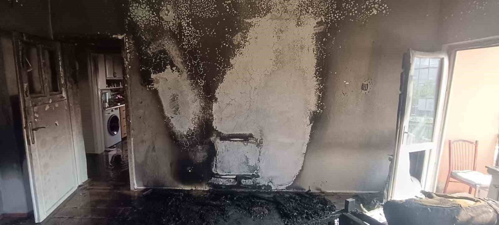 Elbistan&rsquo;da ikamet yangını
