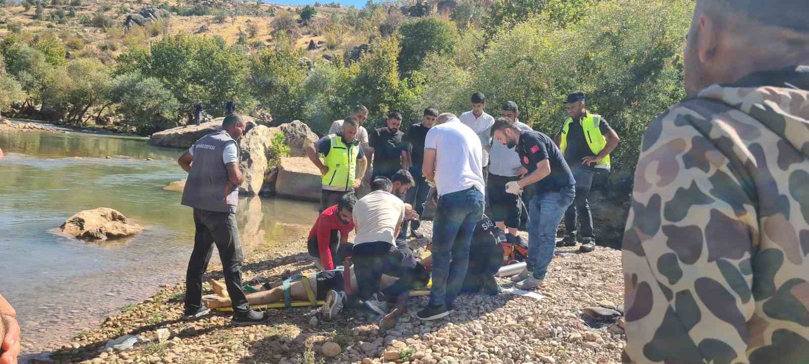 Serinlemek için girdiği suda hayatını kaybetti