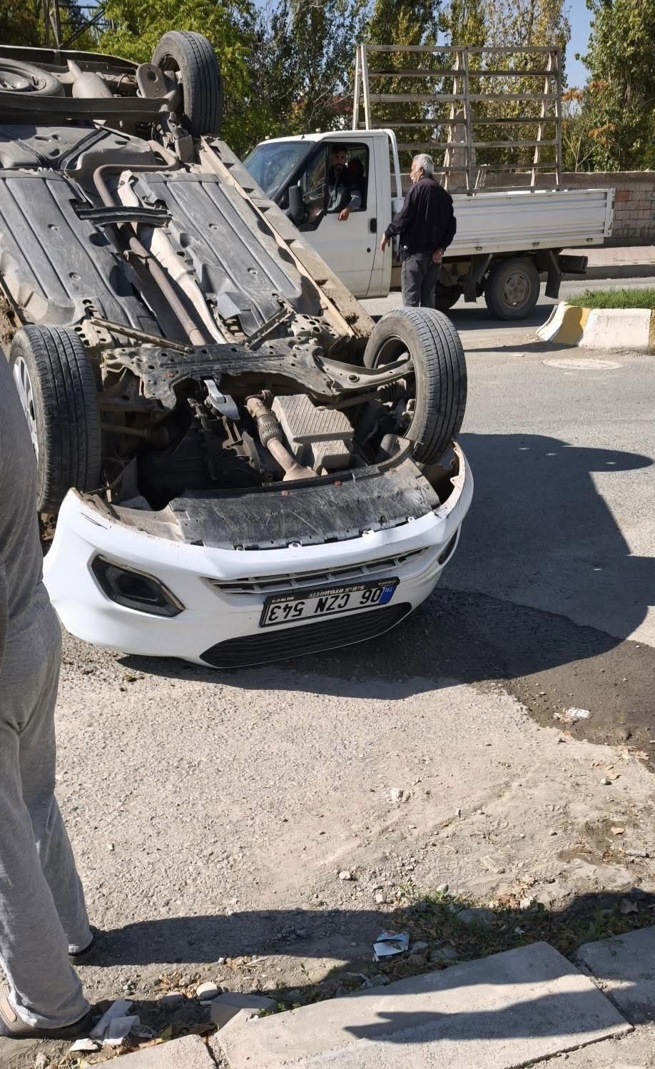 Iğdır’da kaza yapan araç ters döndü