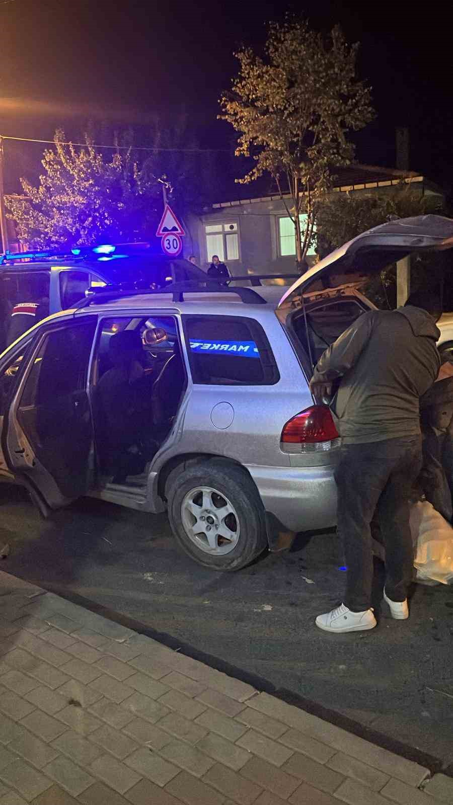 Projektörle tavşan avına jandarmadan operasyon