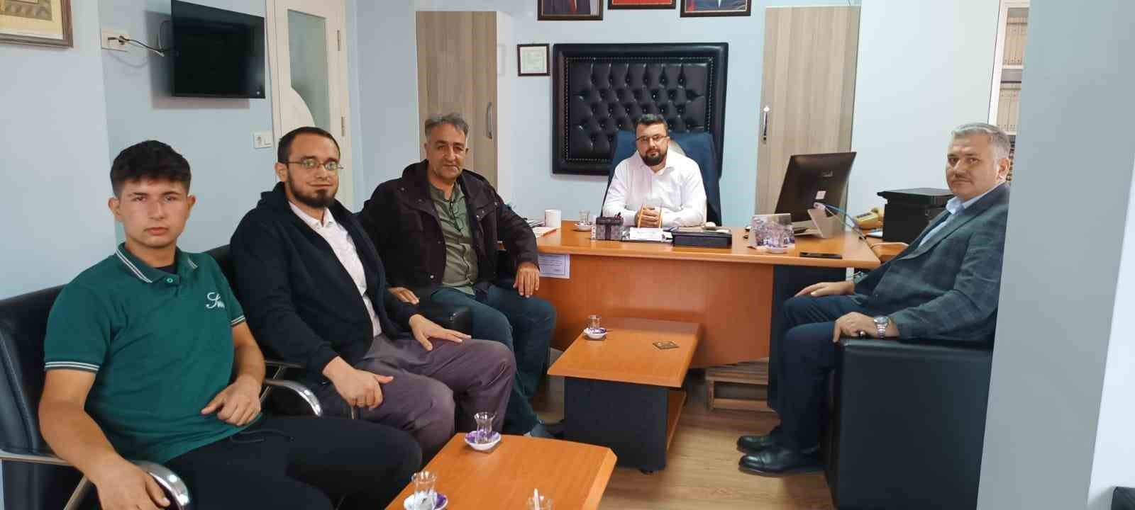 Sarıg&ouml;l&rsquo;de &ouml;ğrencilerden din g&ouml;revlilerine &ccedil;i&ccedil;ekli teşekk&uuml;r
