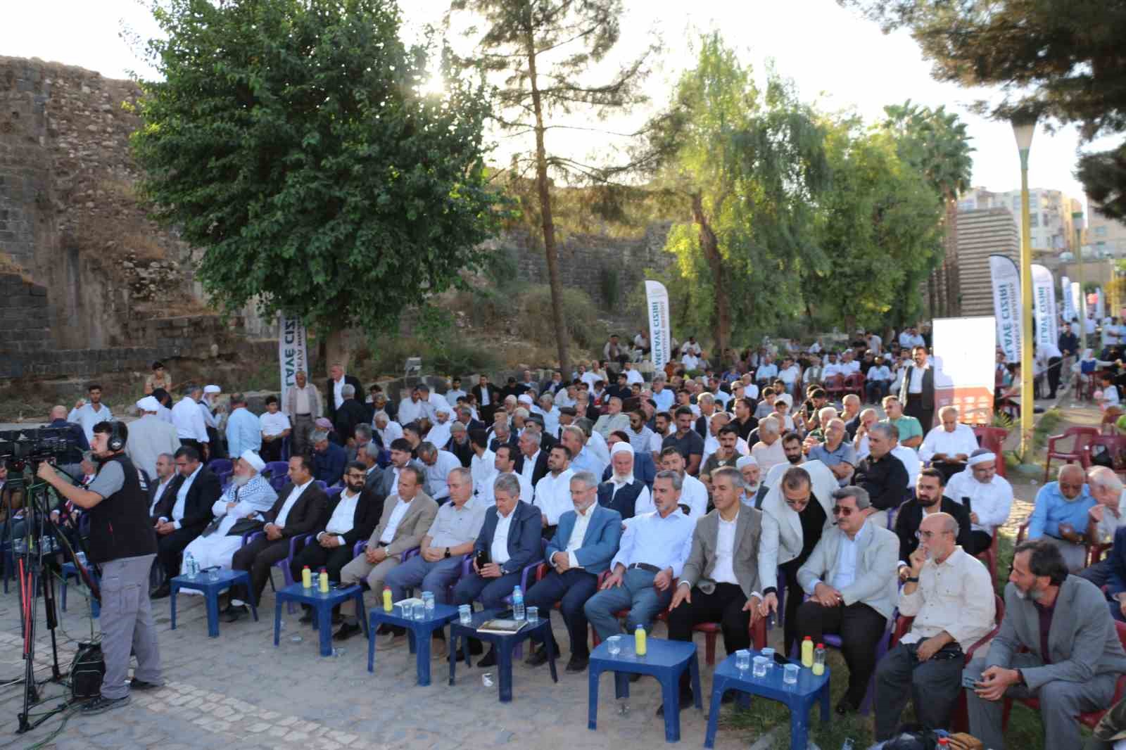 Cizre’de "Aşk ve İrfan Göklerinin Yıldızı: Melaye Ciziri" paneli düzenlendi