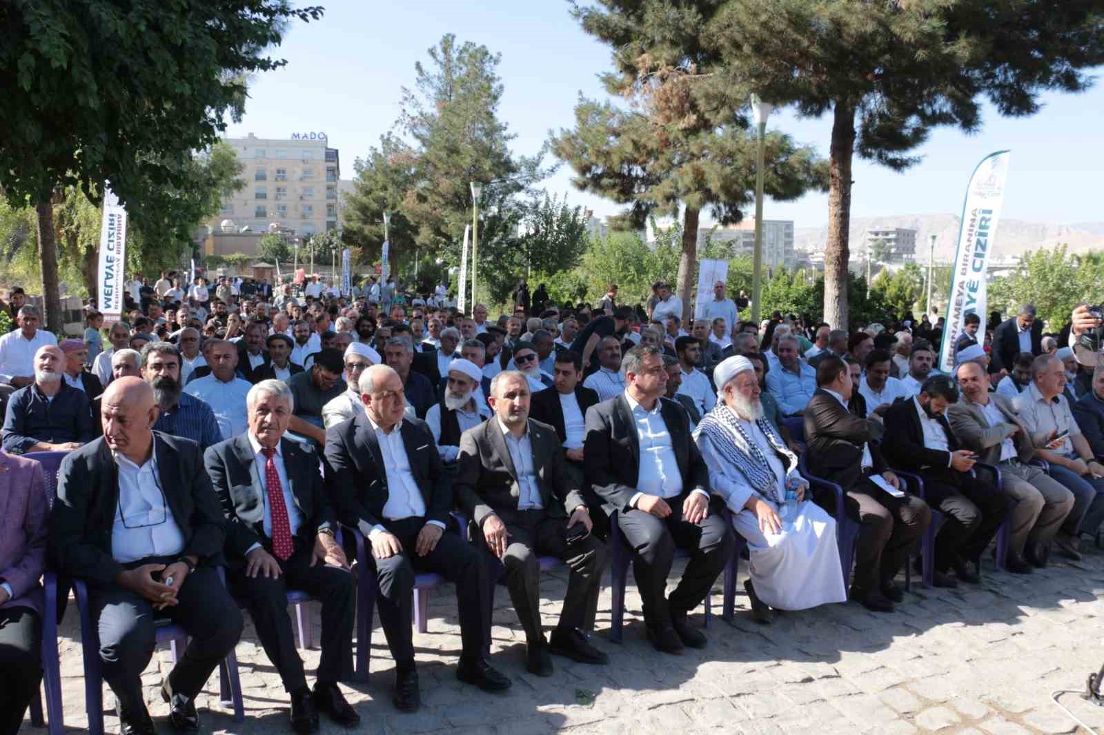 Cizre’de "Aşk ve İrfan Göklerinin Yıldızı: Melaye Ciziri" paneli düzenlendi