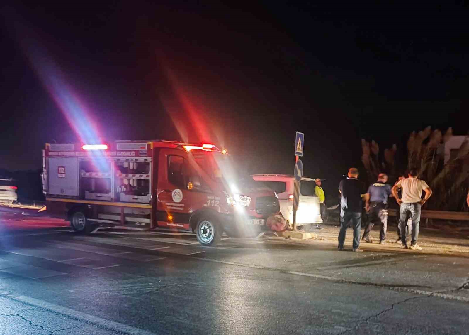 Mersin’de iki otomobil çarpıştı: 1 ölü, 4 yaralı