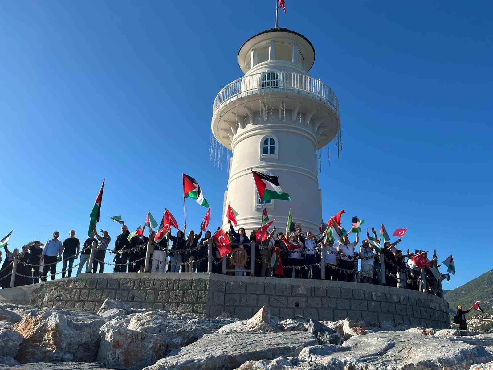Alanya’da Gazze’ye destek yürüyüşü