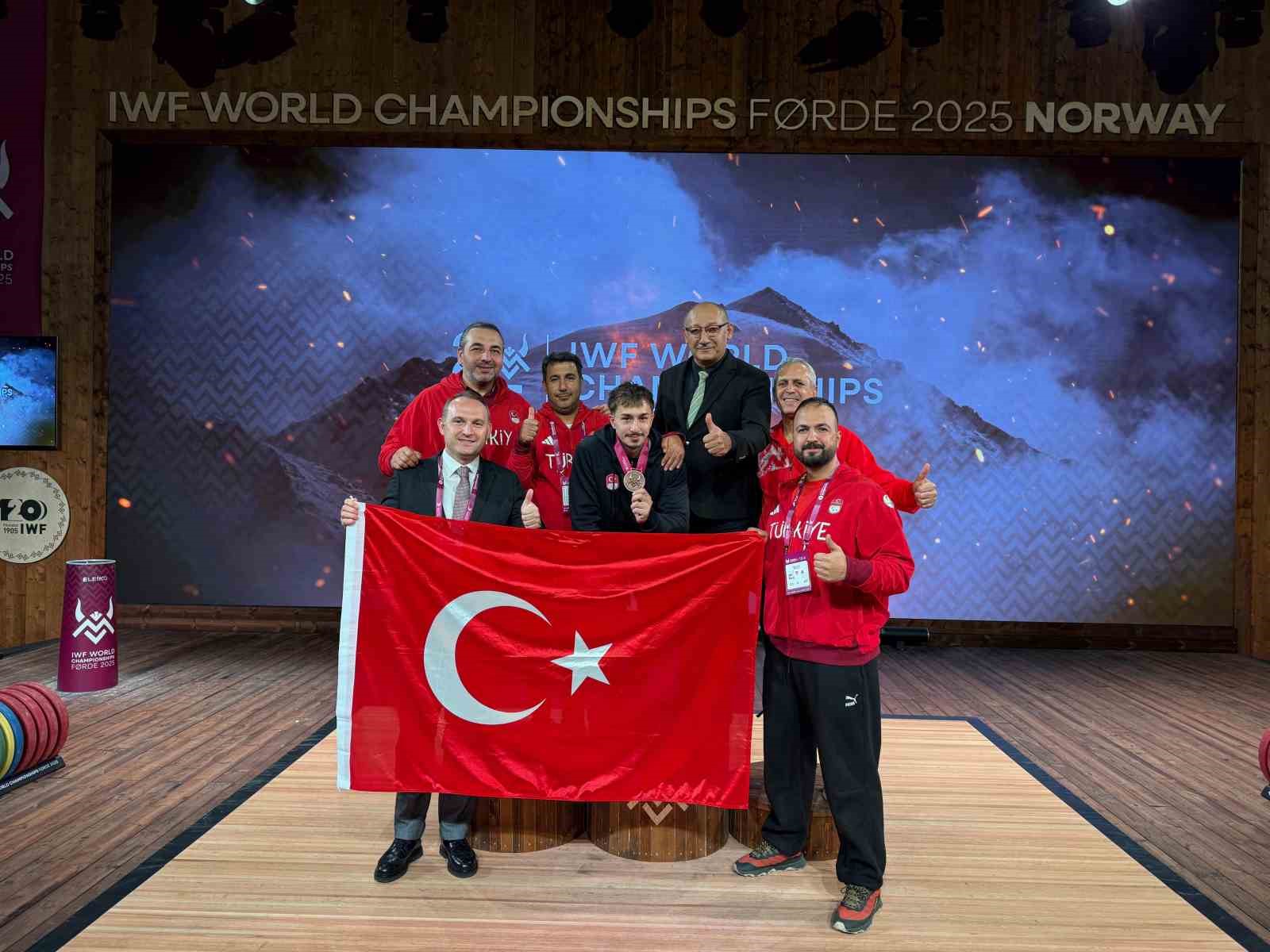 Yusuf Fehmi Genç, silkmede dünya üçüncüsü